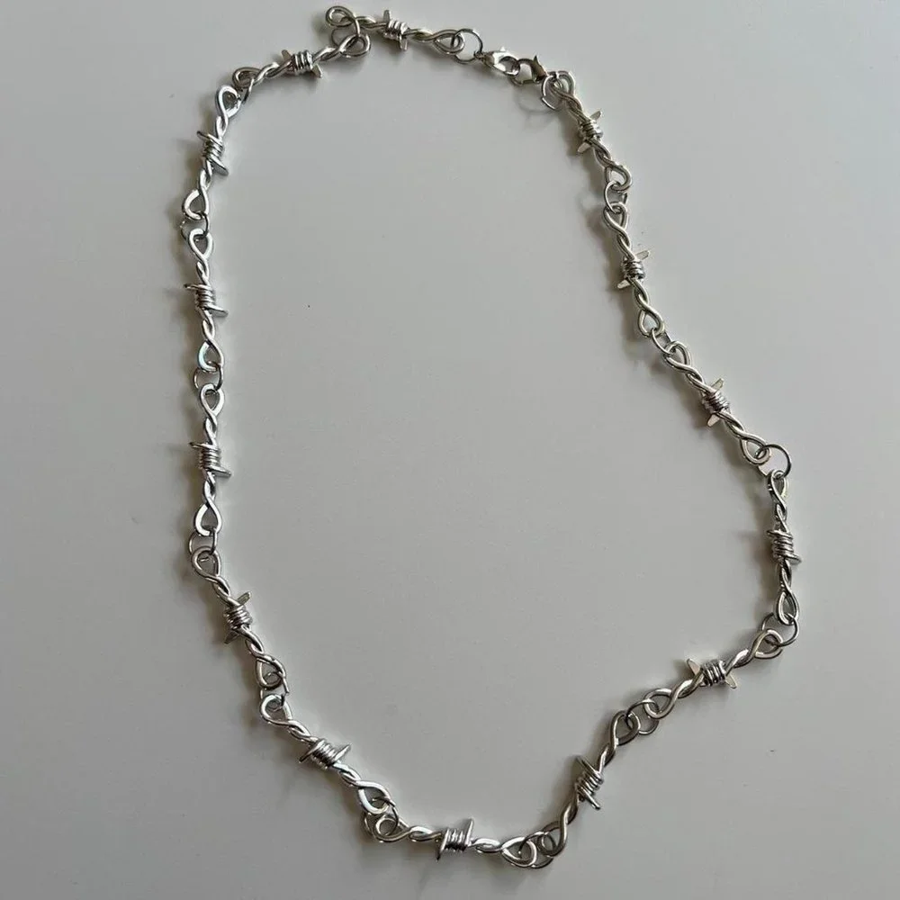 Y2K 2000s vintage retro style barbwire thorn emo chain necklace